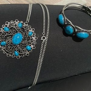 Matching neckalce and bracelet unique stone